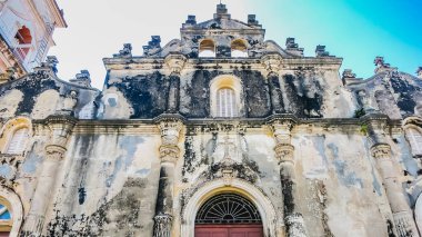 1534 tarihli La Merced Kilisesi, Orta Amerika, Nikaragua 'nın Granada şehrinde kurulmuştur.
