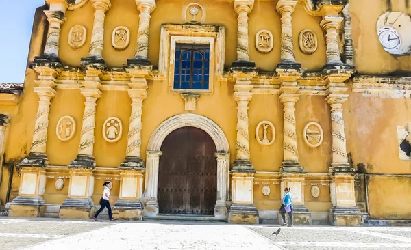 墨西哥风格的巴洛克立面建于1786年 位于这个历史性的西北部城市 尼加拉瓜 中美洲 — 图库照片