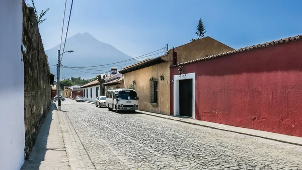 Street Colourful Houses Historic City Antigua Unesco World Heritage Site — Stock Photo, Image