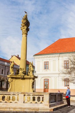Keszthely, Macaristan, Avrupa 'daki Fo ter Meydanı' ndaki Kutsal Üçlü sütunu.