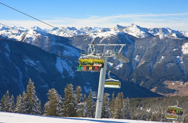 Wyciąg krzesełkowy. Ośrodek narciarski schladming. Austria — Zdjęcie stockowe