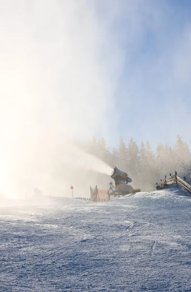 雪枪。滑雪胜地斯。奥地利 — 图库照片