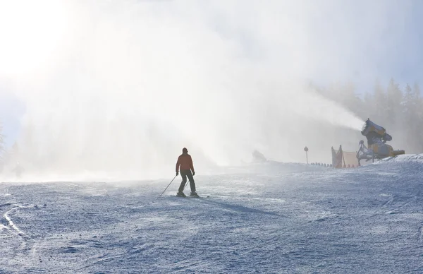 雪枪。滑雪胜地斯。奥地利 — 图库照片