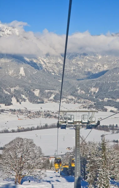 Elevador de esqui de cabine. Estância de esqui Schladming. Áustria — Fotografia de Stock