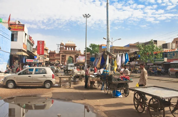 Arcada comercial na cidade de Jodhpur. Rajasthan, Índia — Fotografia de Stock