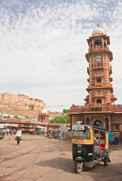 Strada nella città di Jodhpur. Rajasthan, India — Foto Stock