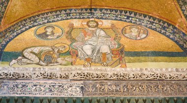 Mozaik Resim. İmparator Leo VI İsa önce diz çökmüş. Ayasofya