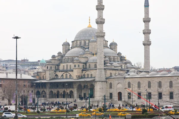 新しいモスク (Yeni キャミ、Yeni Camii)、イスタンブール — ストック写真