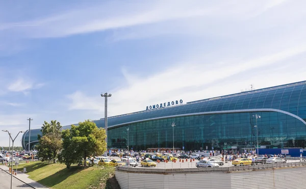 Το Αεροδρόμιο Domodedovo προσόψεων. Μόσχα — Φωτογραφία Αρχείου