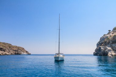 Mavi deniz yat. Rodos Adası. Yunanistan