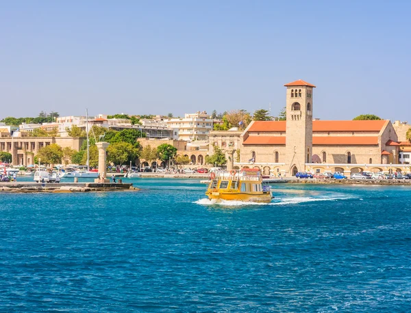 Entrance to the port of Mandraki Rhodes. Rhodes Island. Greece — Stock Photo, Image