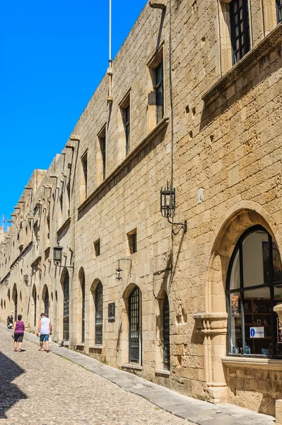 Calle de los Caballeros en el Casco Antiguo. La isla Rhodes. Países Bajos — Foto de Stock