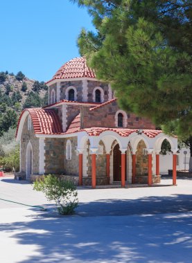 Kilise dağ Tsambika giderken. Rodos Adası. Greec