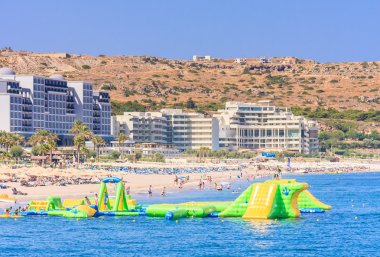 Denizde tatil. Faliraki beldesi. Rodos Adası. Yunanistan
