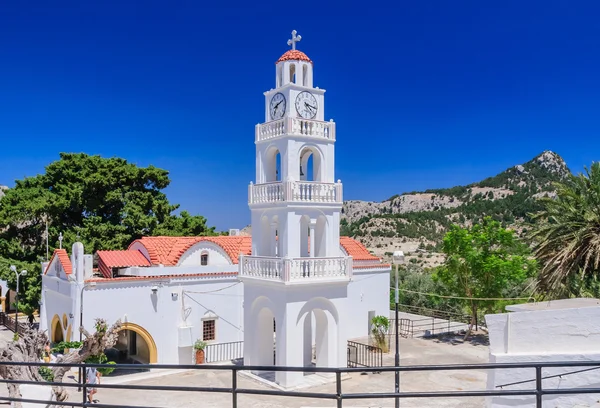 Kilisenin çan kulesi ile. Kato Manastırı Tsambika. Rhodes Island