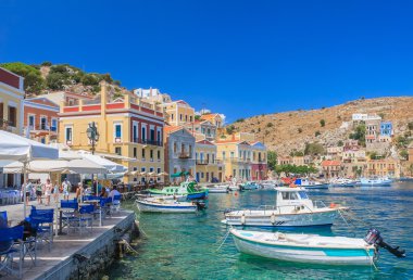 Symi Adası - Ano Symi başkenti. Yunanistan