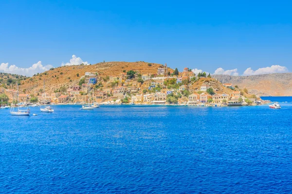 Die Hauptstadt der Insel Symi - ano symi. Harani-Gebiet. Griechenland — Stockfoto