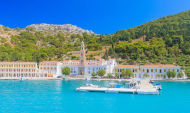 Manastır panormitis. Symi Adası. Yunanistan