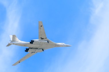 Moskova - 9 Mayıs: Beyaz kuğu. Rus askeri uçak süpersonik