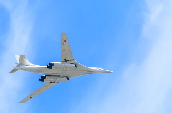 Moszkva - május 9.: Fehér hattyú. Orosz szuperszonikus repülőgép — Stock Fotó