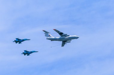Il78 (Midas) Hava tanker ve Tu160 (B