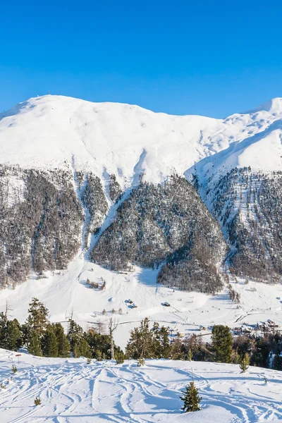 Vista della stazione sciistica delle Alpi. Livigno, Italia — Foto Stock