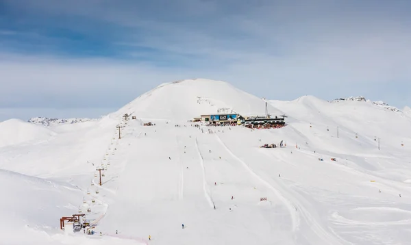 Kilátás az Alpok síközpont. Régió Carosello. Livigno, Olaszország — Stock Fotó