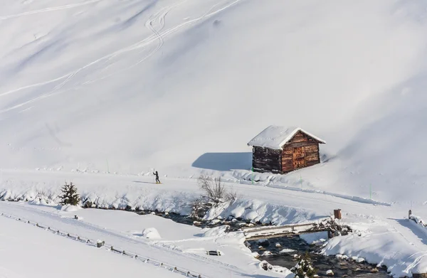 Haus in den Bergen. Skigebiet Livigno. Italien — Stockfoto