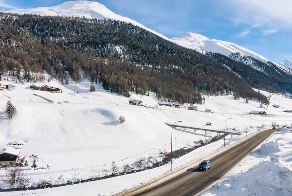 Udsigt over skisportsstedet i Alperne. Livigno, Italien - Stock-foto