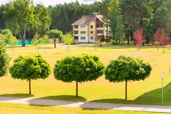 El territorio del sanatorio "Egle". Druskininkai, Lituania — Foto de Stock