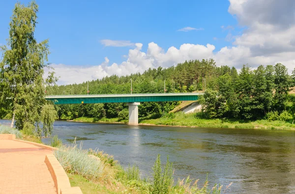 Puente sobre el río Neman. Druskininkai, Lituania — Foto de Stock