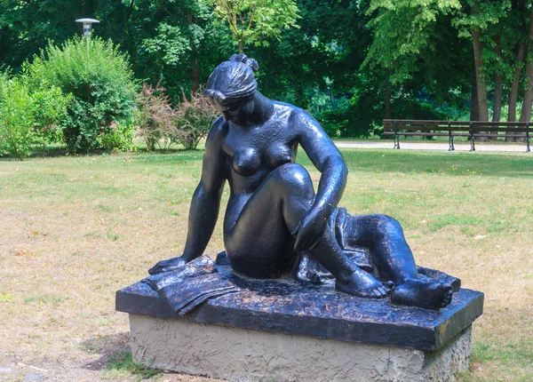 Park sculpture "Rest" (Poilsis). Druskininkai, Lithuania — Stock Photo, Image