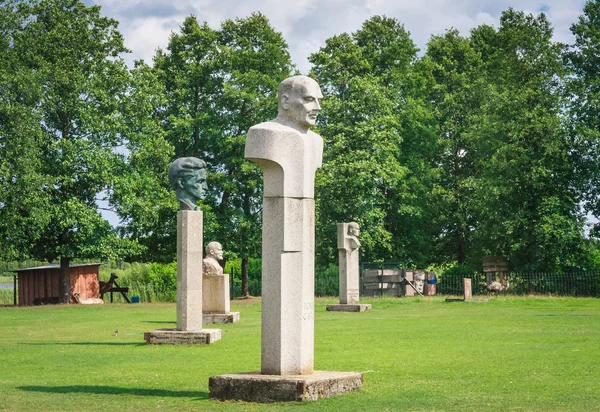Grutas Park. Os monumentos do período soviético. Lituânia — Fotografia de Stock