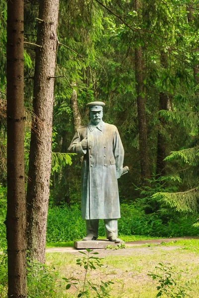The monument to Stalin in Grutas Park. Lithuania — Stock fotografie