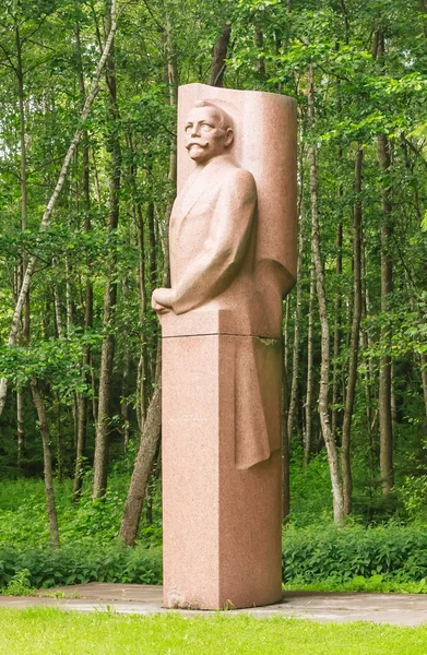 Monument to Mickevicius-Kapsukas. Grutas Park. Lithuania — Stock Fotó