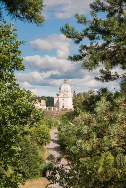 Veduta dell'insieme architettonico del XVIII secolo. Liskiava. Lituania — Foto Stock