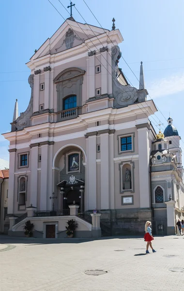 Vilnius. Katolický kostel svatého Theresy. Litva — Stock fotografie