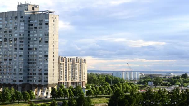 Les tours soviétiques de l'île Vassilievsky, Saint-Pétersbourg, Russie — Video