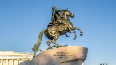 Saint-Petersburg, Rusya'nın büyük Petro atlı heykeli. 1782 açıldı