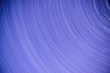 Yıldızlı gece gökyüzü.