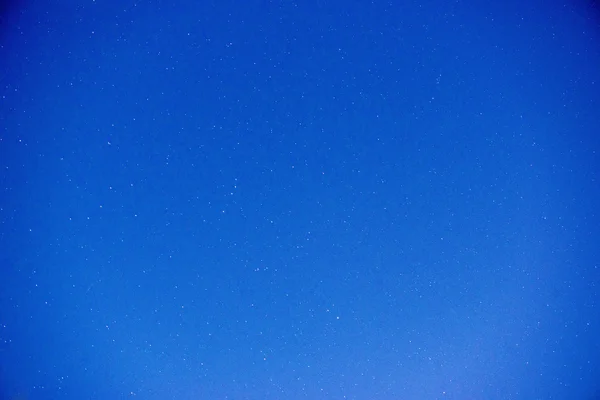 Cielo nocturno con estrellas. — Foto de Stock