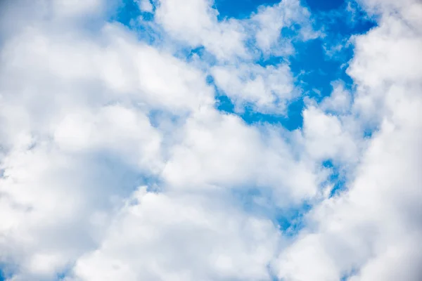 Langit biru dan awan putih — Stok Foto