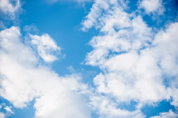 Langit biru dan awan putih — Stok Foto