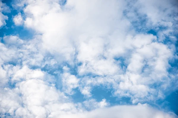 Langit biru dan awan putih — Stok Foto