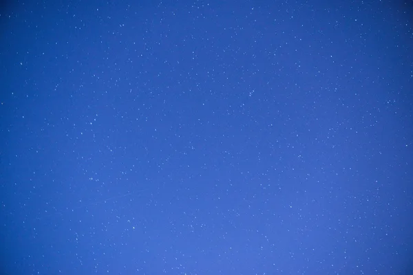 Cielo nocturno con estrellas. — Foto de Stock