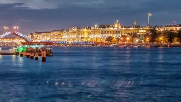 Palace Bridge (Dvortsoviy de flesta). Vita nätter. Sankt Petersburg, Ryssland. — Stockvideo