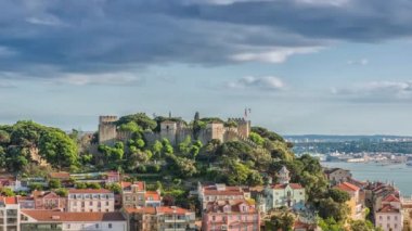 Lizbon, Portekiz Sao Jorge Kalesi 'ne doğru ufuk çizgisi.