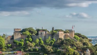 Lizbon, Portekiz Sao Jorge Kalesi 'ne doğru ufuk çizgisi.