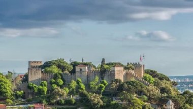Lizbon, Portekiz Sao Jorge Kalesi 'ne doğru ufuk çizgisi.