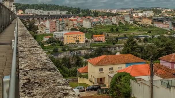 Historisch aquaduct in de stad Lissabon gebouwd in de 18e eeuw, Portugal — Stockvideo